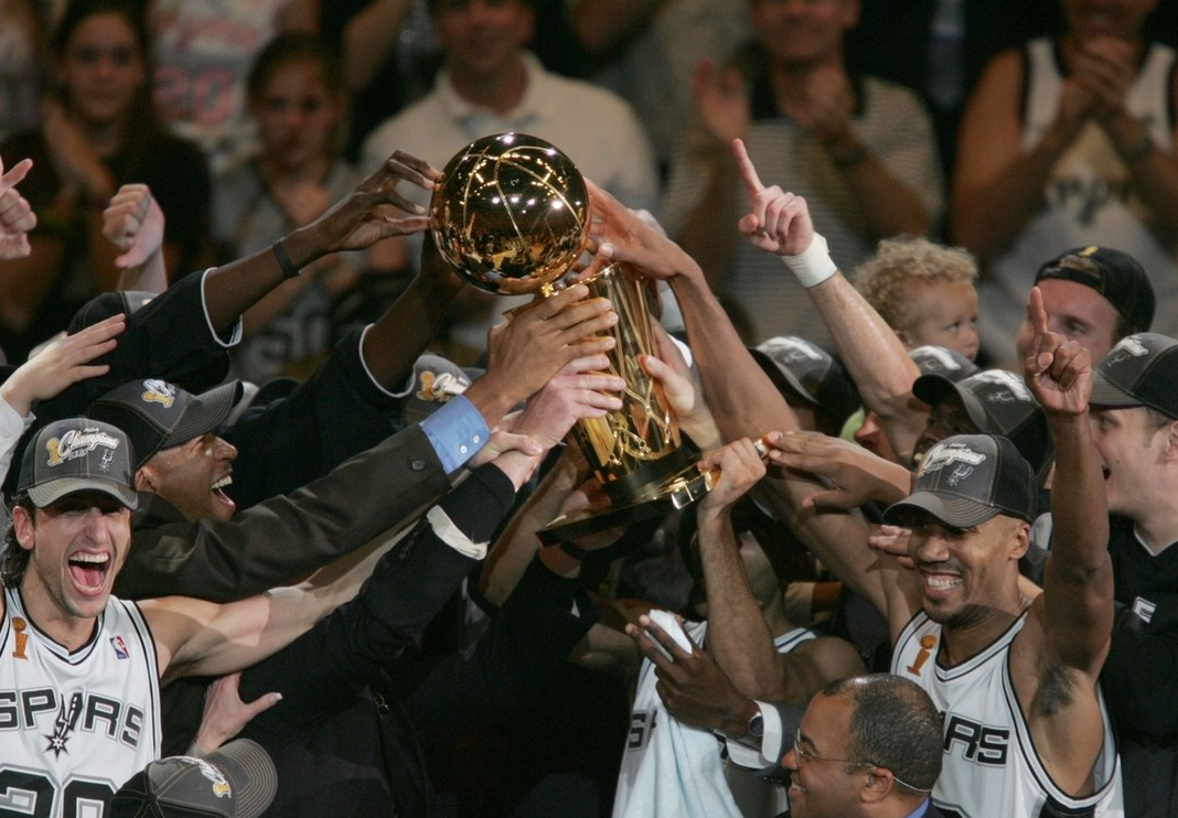 关于马刺接连告负，波波维奇密会全队寻找解决之道的信息