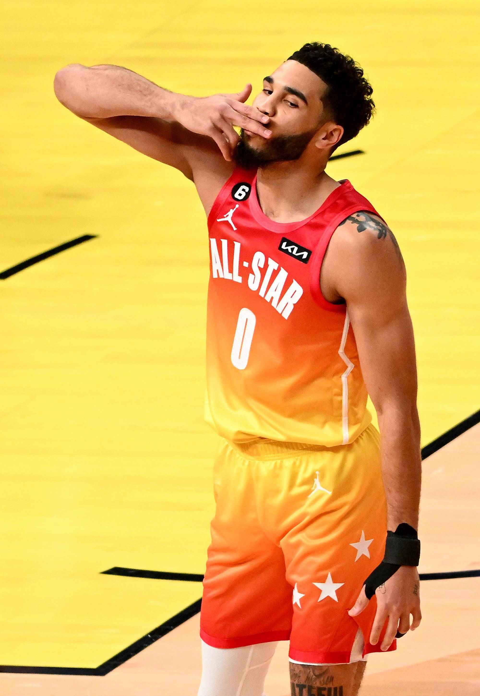 塔图姆新星败北表现惊艳，FPX未来可期！的简单介绍